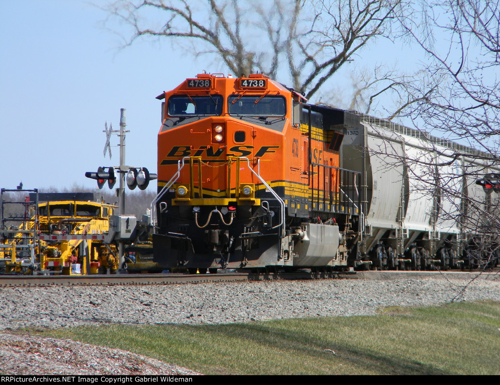 BNSF 4738 